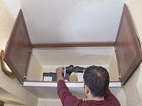 Демонтаж встроенных шкафов, и других столярных конструкций. Минск - изображение 1