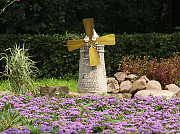 Установка скамеек, скульптур, вазонов Минск