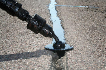 Ремонт и герметизация трещин в асфальте Минск - изображение 1