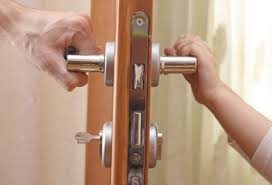 Ремонт межкомнатных дверей Брест - изображение 1